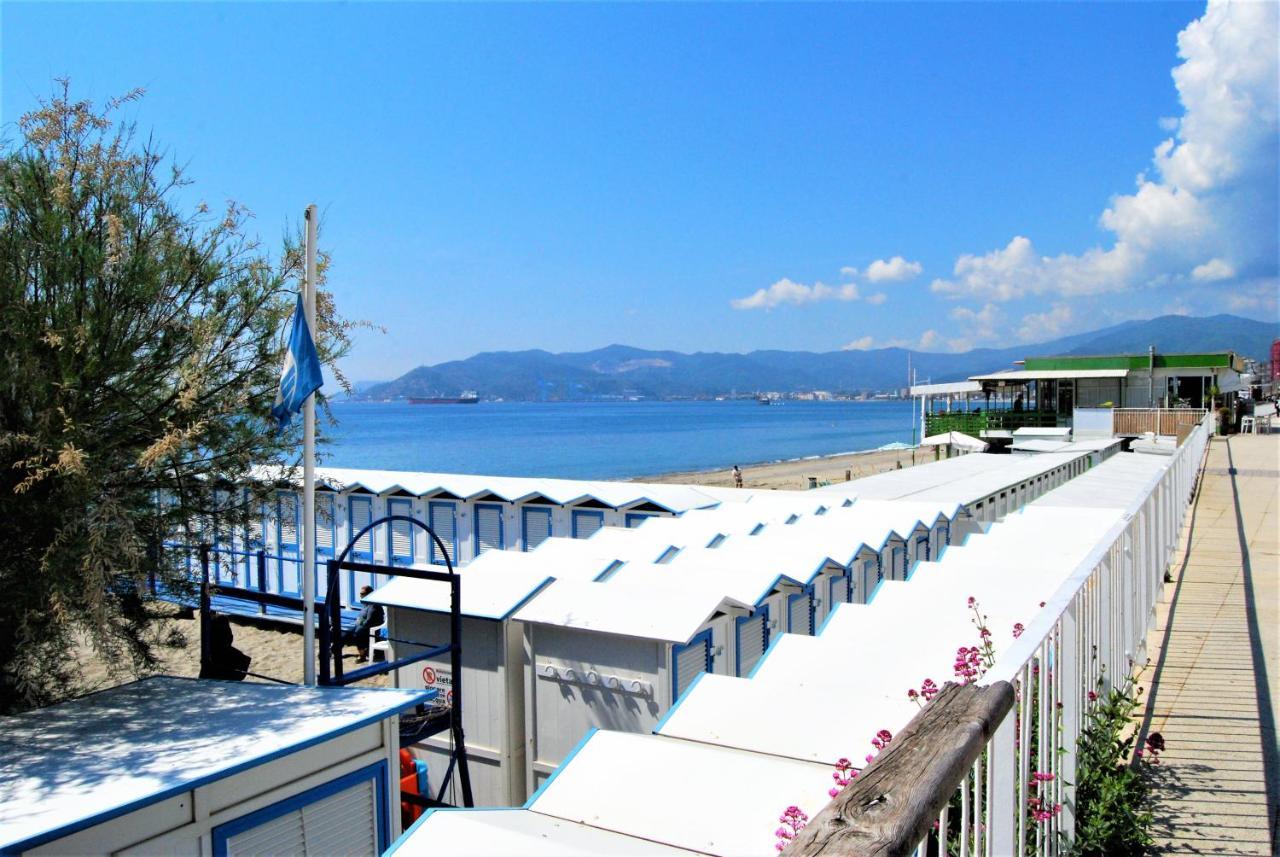 Appartement Modern & Bright Flat - 2 Min From The Sea à Savone Extérieur photo