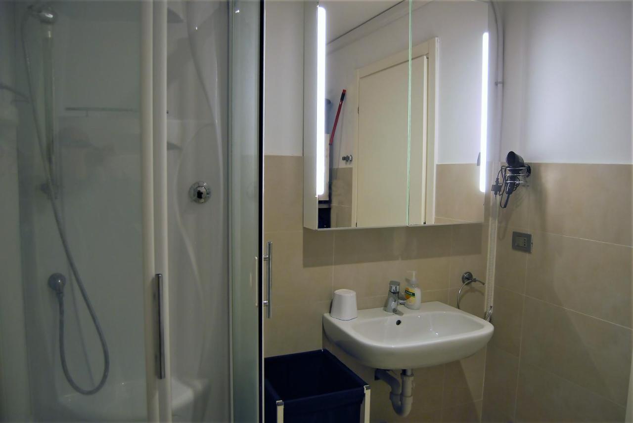 Appartement Modern & Bright Flat - 2 Min From The Sea à Savone Extérieur photo